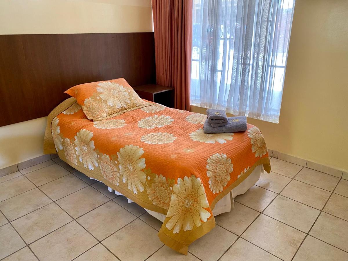 Hotel Mitru Tupiza Buitenkant foto